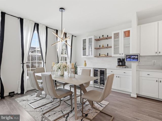 8280 CLAY LN, Manassas, VA 20110