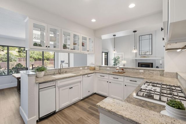 819 Falcon Ave, Davis, CA 95616