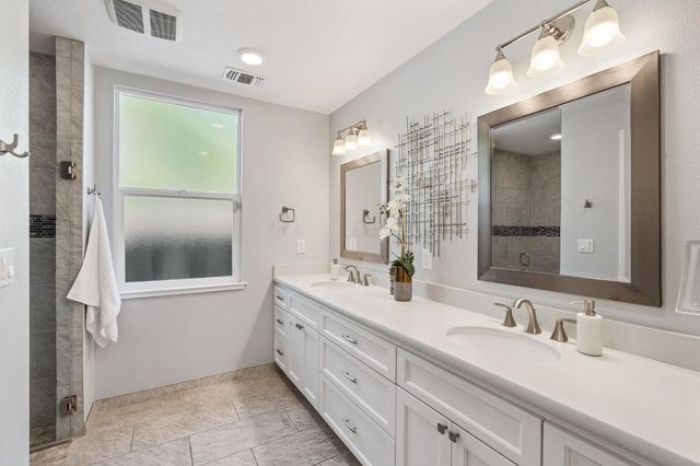 819 Falcon Ave, Davis, CA 95616