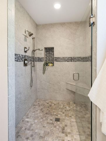 819 Falcon Ave, Davis, CA 95616