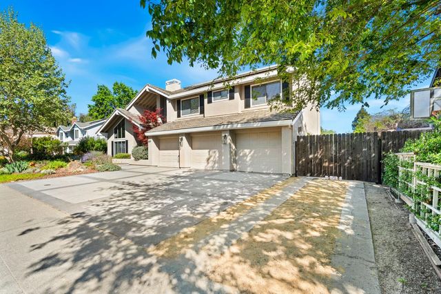 819 Falcon Ave, Davis, CA 95616
