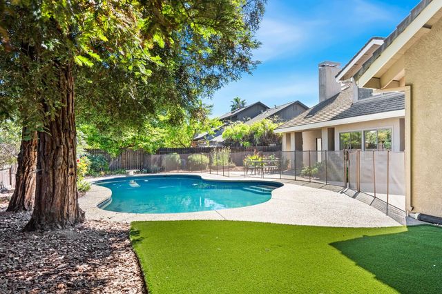 819 Falcon Ave, Davis, CA 95616