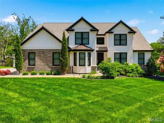 26 Forsythia Lane, Olivette, MO 63132