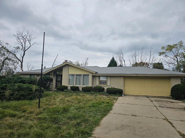 1108 W Zedler LANE, Mequon, WI 53092