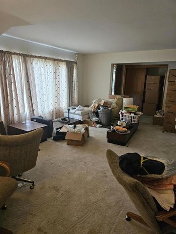 1108 W Zedler LANE, Mequon, WI 53092