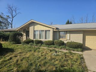 1108 W Zedler LANE, Mequon, WI 53092