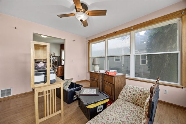 1722 Ellis Blvd NW, Cedar Rapids, IA 52405