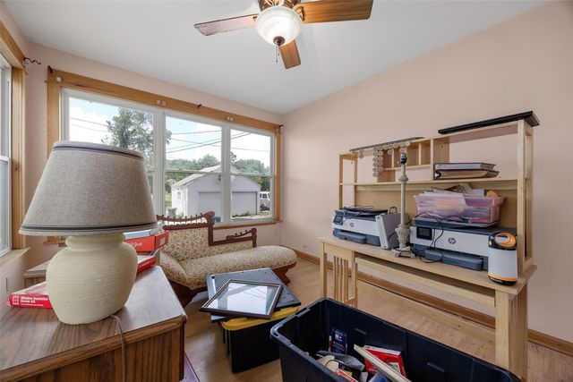 1722 Ellis Blvd NW, Cedar Rapids, IA 52405