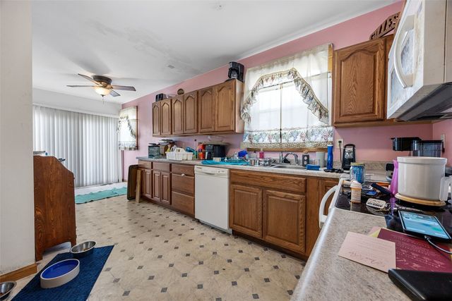 1722 Ellis Blvd NW, Cedar Rapids, IA 52405