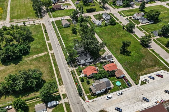 1722 Ellis Blvd NW, Cedar Rapids, IA 52405