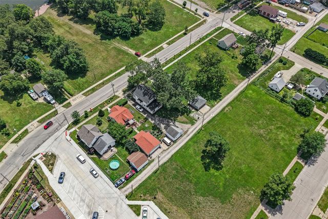 1722 Ellis Blvd NW, Cedar Rapids, IA 52405