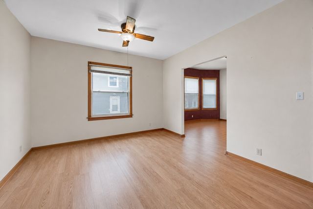 1722 Ellis Blvd NW, Cedar Rapids, IA 52405