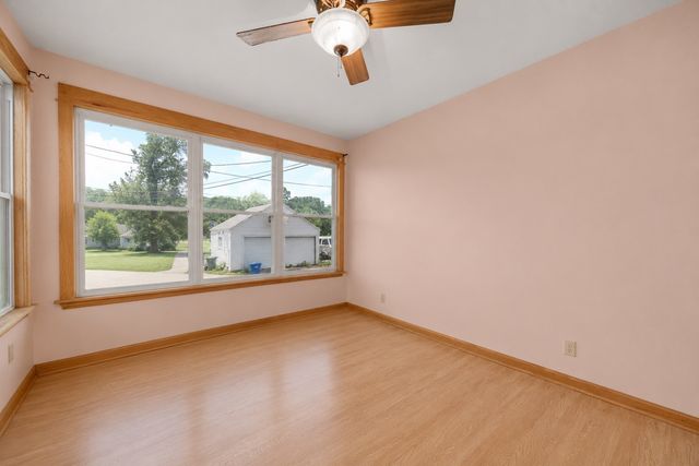 1722 Ellis Blvd NW, Cedar Rapids, IA 52405