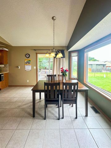 1811 S Tara Falls St, Wichita, KS 67207