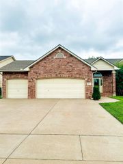 1811 S Tara Falls St, Wichita, KS 67207
