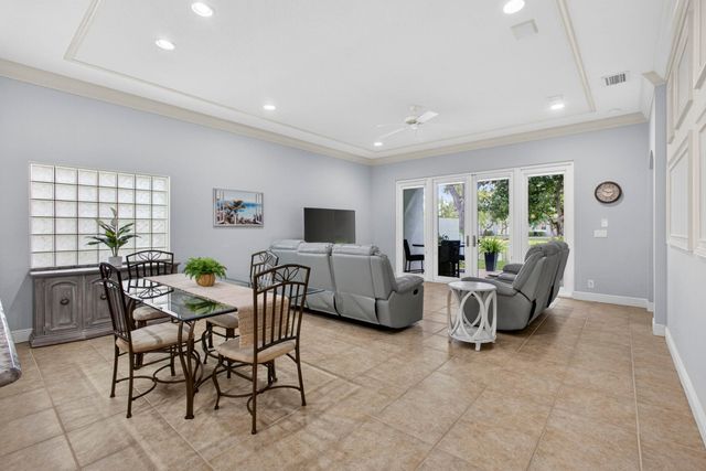 118 Kensington Way, Royal Palm Beach, FL 33414