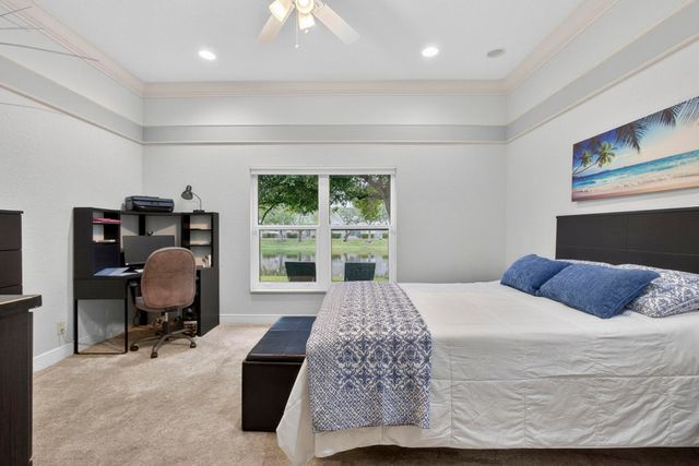 118 Kensington Way, Royal Palm Beach, FL 33414