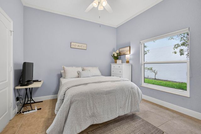 118 Kensington Way, Royal Palm Beach, FL 33414
