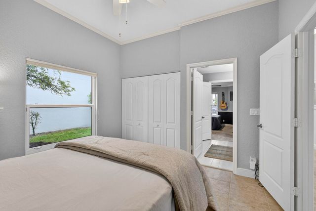 118 Kensington Way, Royal Palm Beach, FL 33414