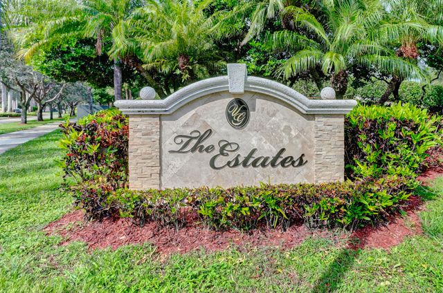 118 Kensington Way, Royal Palm Beach, FL 33414