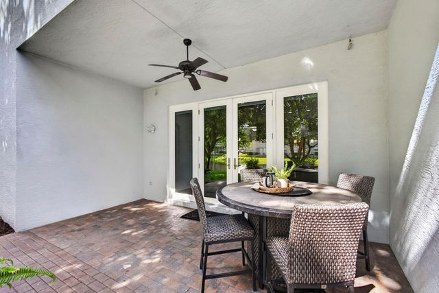 118 Kensington Way, Royal Palm Beach, FL 33414