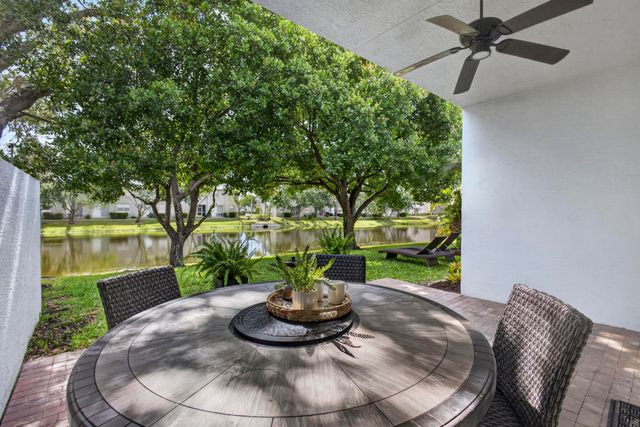 118 Kensington Way, Royal Palm Beach, FL 33414