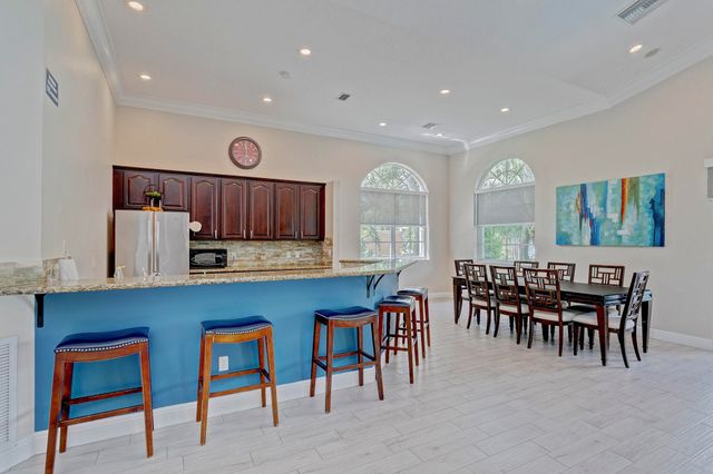 118 Kensington Way, Royal Palm Beach, FL 33414