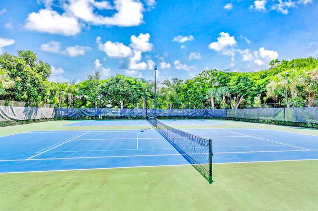 118 Kensington Way, Royal Palm Beach, FL 33414