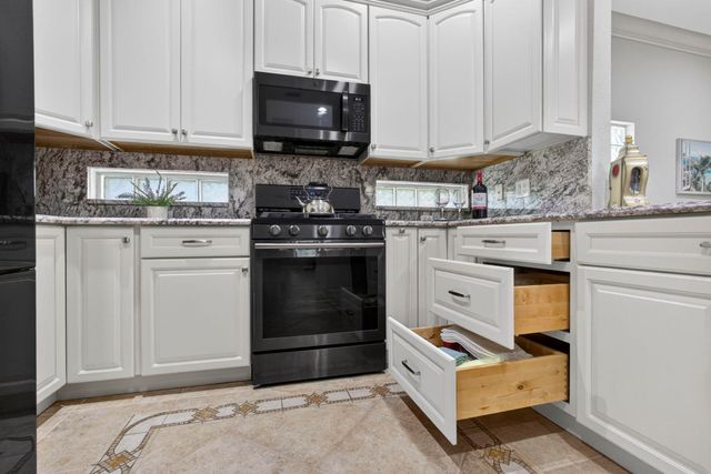118 Kensington Way, Royal Palm Beach, FL 33414