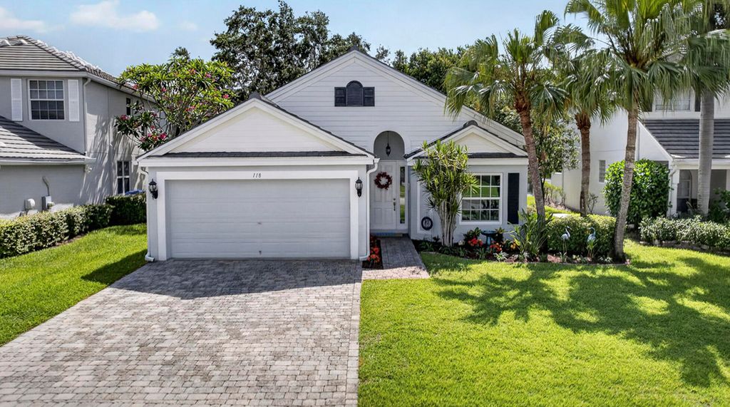 118 Kensington Way, Royal Palm Beach, FL 33414