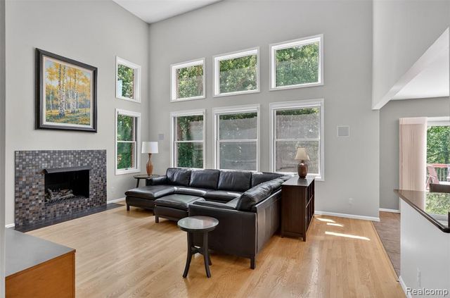 1297 Almond Drive, Troy, MI 48098