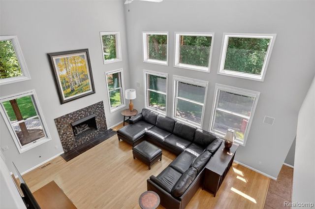 1297 Almond Drive, Troy, MI 48098