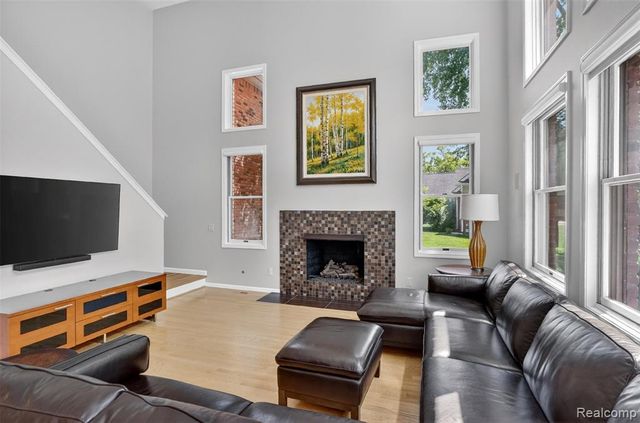 1297 Almond Drive, Troy, MI 48098