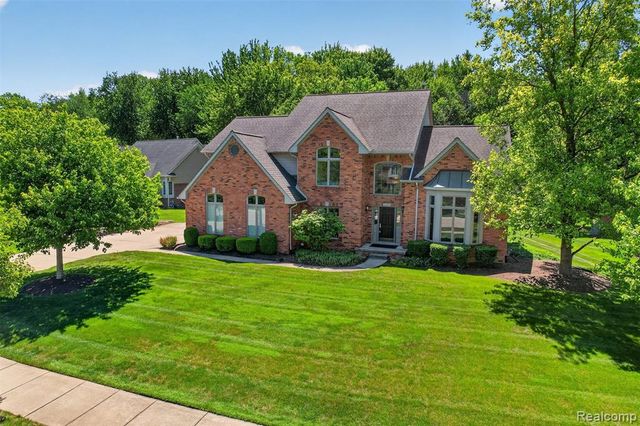 1297 Almond Drive, Troy, MI 48098