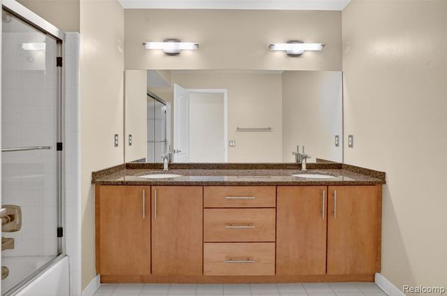 1297 Almond Drive, Troy, MI 48098