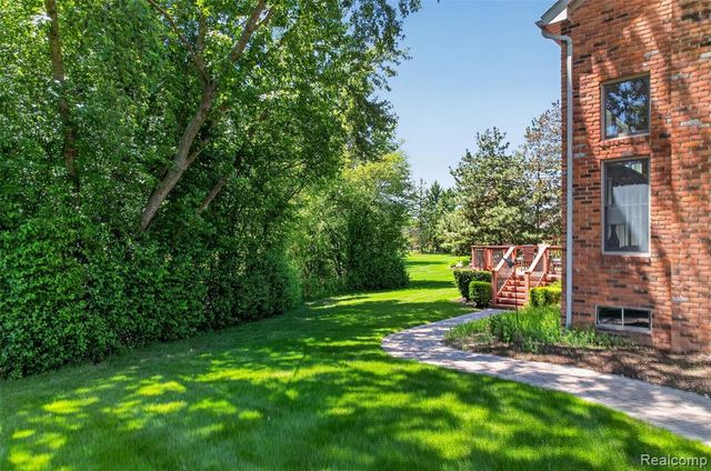 1297 Almond Drive, Troy, MI 48098