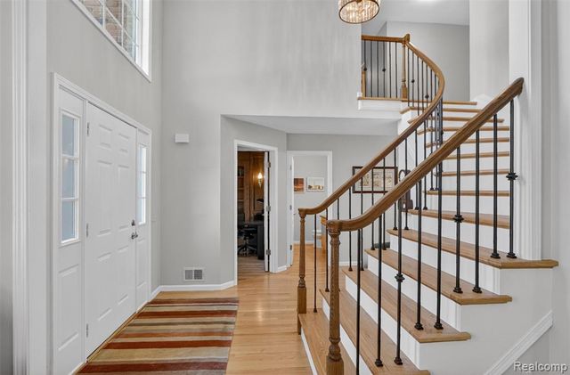 1297 Almond Drive, Troy, MI 48098