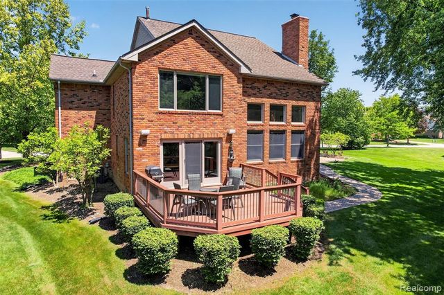 1297 Almond Drive, Troy, MI 48098