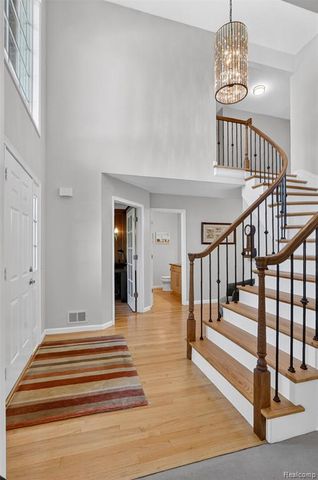 1297 Almond Drive, Troy, MI 48098