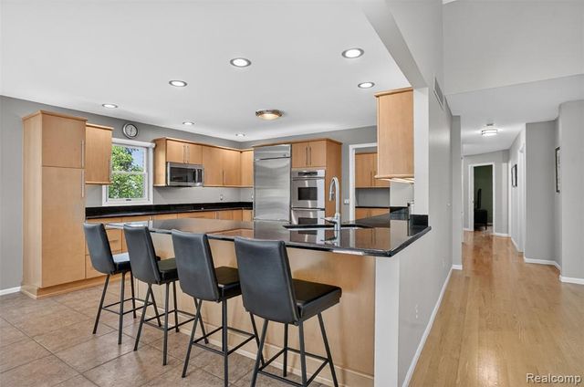 1297 Almond Drive, Troy, MI 48098