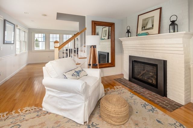 7 Mattakiset Rd, Mattapoisett, MA 02739