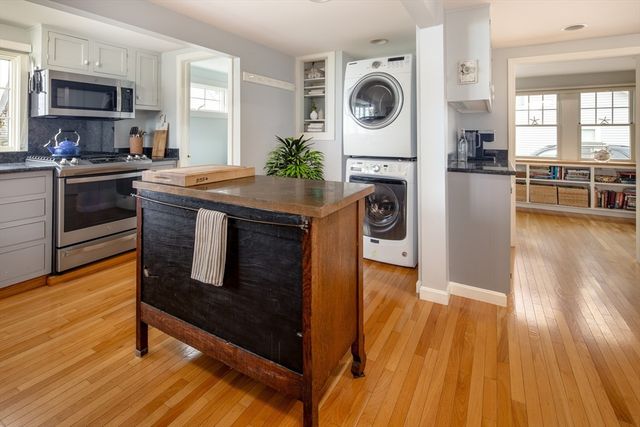 7 Mattakiset Rd, Mattapoisett, MA 02739