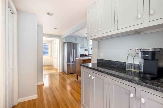 7 Mattakiset Rd, Mattapoisett, MA 02739