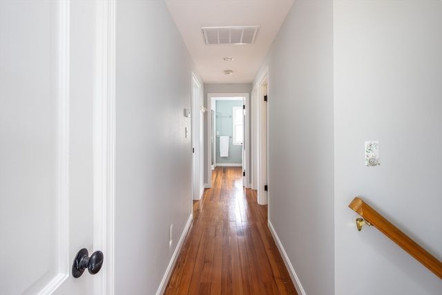 7 Mattakiset Rd, Mattapoisett, MA 02739