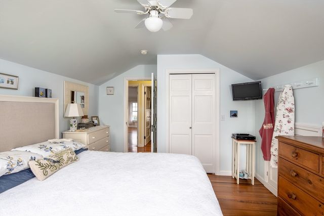 7 Mattakiset Rd, Mattapoisett, MA 02739