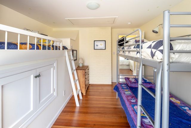 7 Mattakiset Rd, Mattapoisett, MA 02739