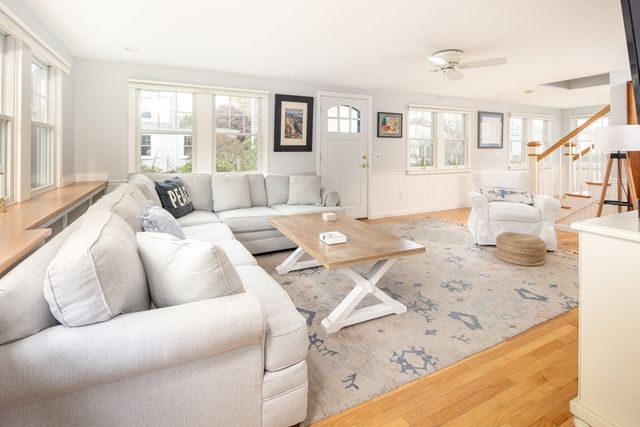 7 Mattakiset Rd, Mattapoisett, MA 02739