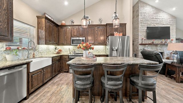 136 N Bronco Court, Springtown, TX 76082