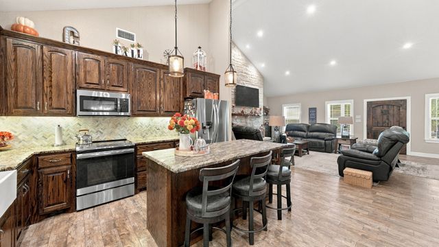 136 N Bronco Court, Springtown, TX 76082