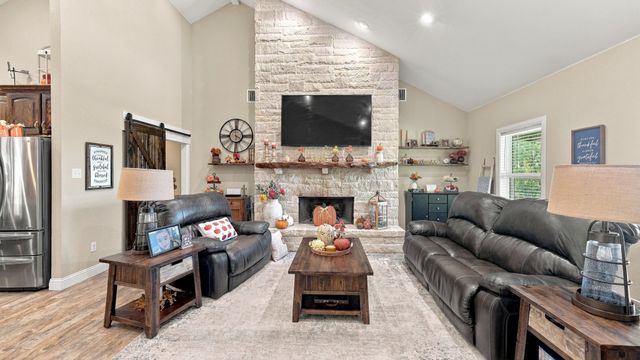 136 N Bronco Court, Springtown, TX 76082